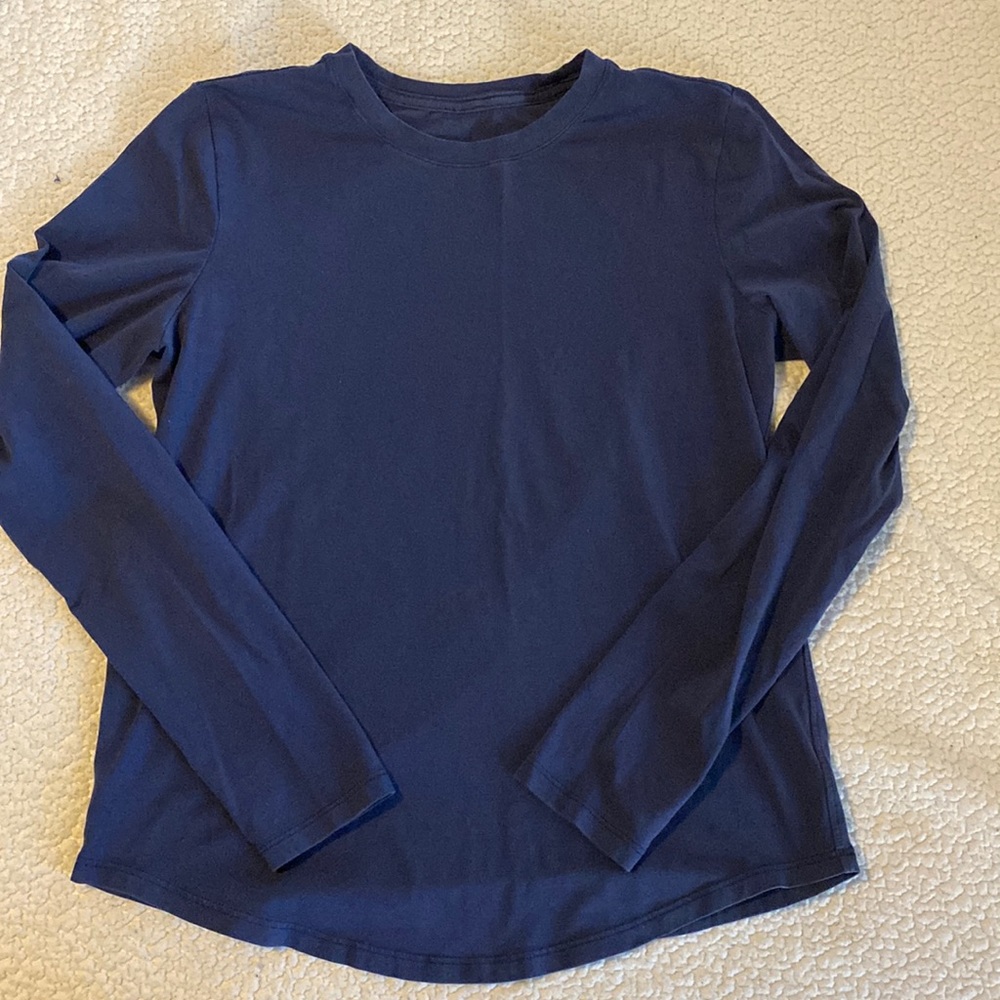 DISCOUNT SHIP!🚛Lululemon long sleeve top; navy; size 6